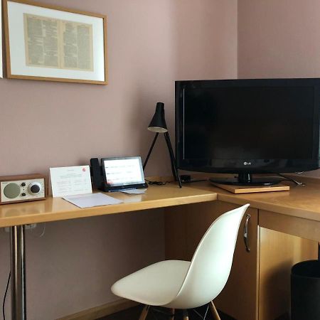 Hotel Gude Касел Екстериор снимка