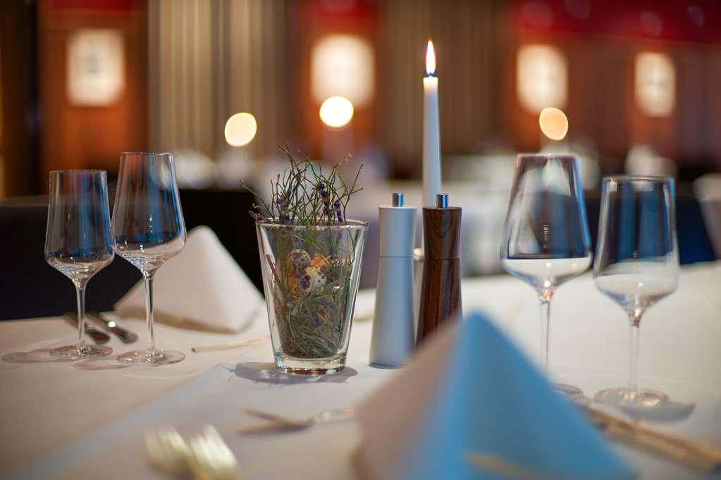 Hotel Gude Касел Ресторант снимка