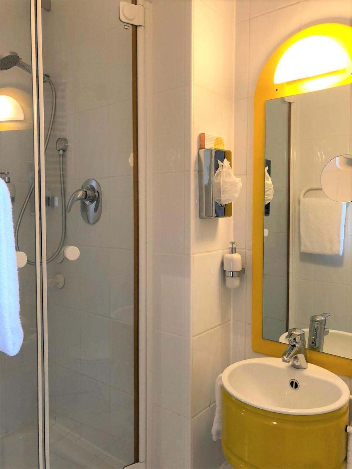 Hotel Gude Касел Екстериор снимка