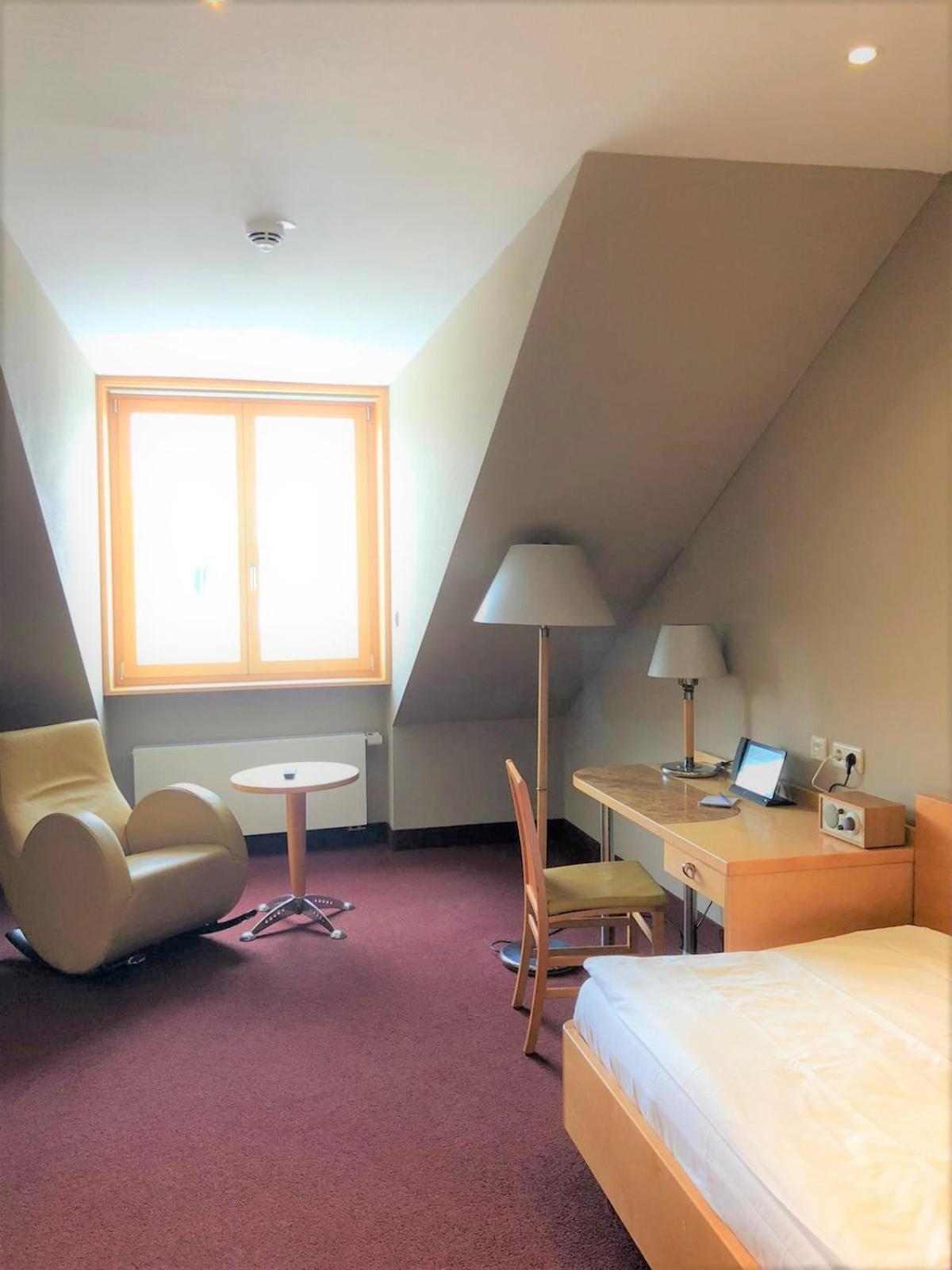 Hotel Gude Касел Екстериор снимка